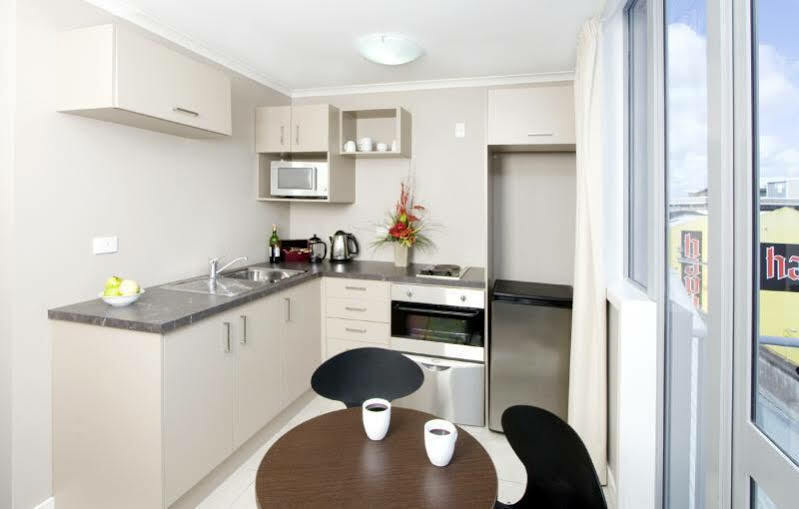 Quest On Ward Serviced Apartments Hamilton Esterno foto